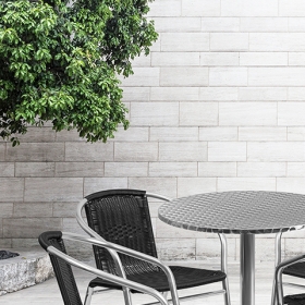 27.5RD Aluminum Table/4 Chairs